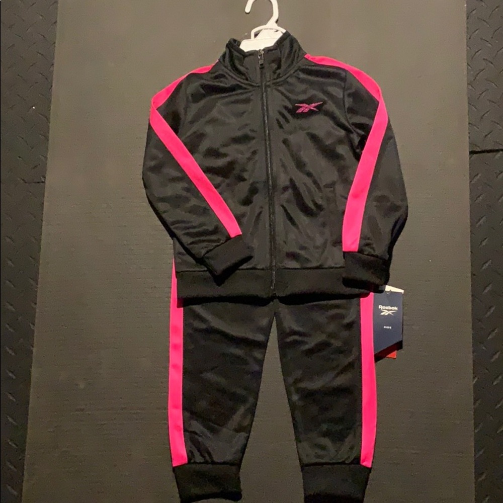 Kids Reebok Tracksuit - Picture 4 of 4